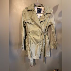 American Eagle olive green jacket size medium with pockets